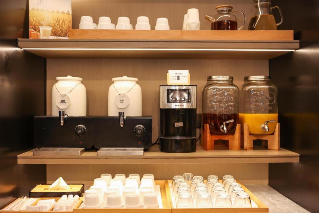 Ji Hotel Shanghai Xujiahui Екстер'єр фото