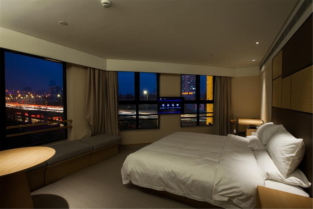 Ji Hotel Shanghai Xujiahui Екстер'єр фото