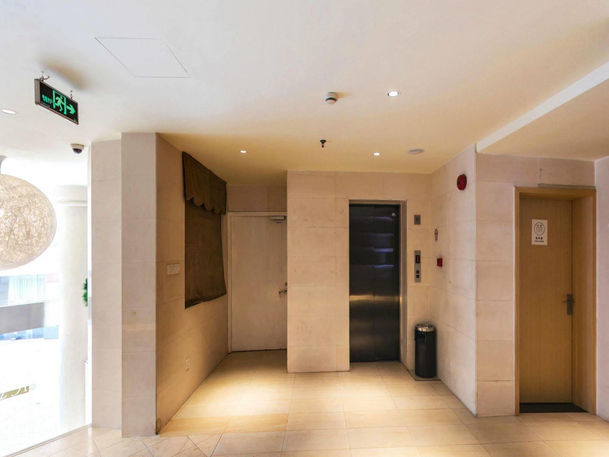 Ji Hotel Shanghai Xujiahui Екстер'єр фото